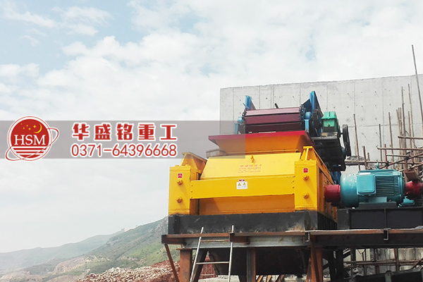 外貿(mào)訂單再創(chuàng)佳績(jī)，輥式破碎機(jī)出口國(guó)外。