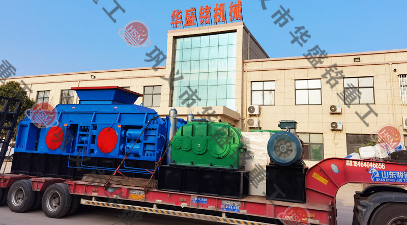 液壓巖石破碎機(jī)發(fā)貨現(xiàn)場